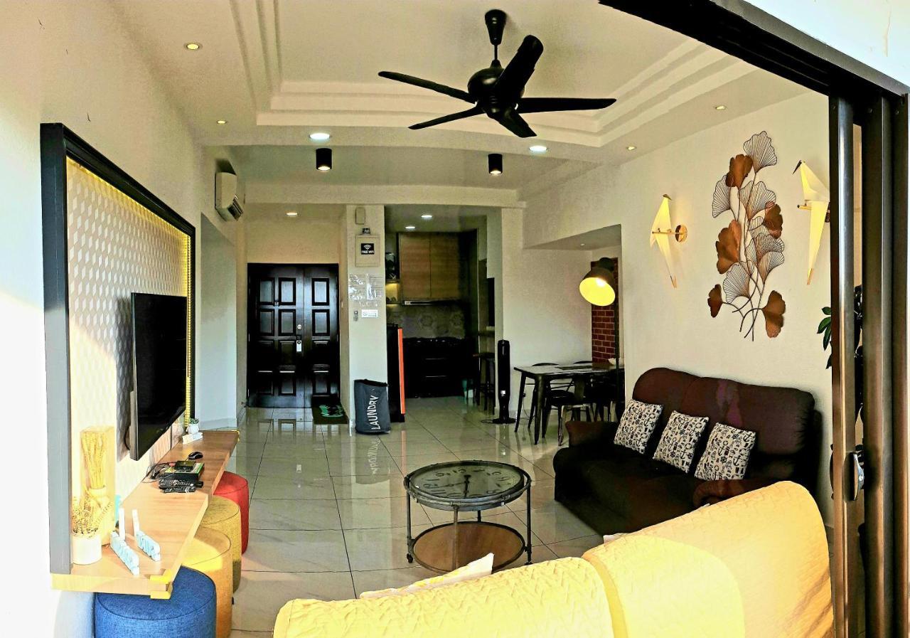 Sri Sayang By Coral Holiday Resort Бату Феринги Екстериор снимка