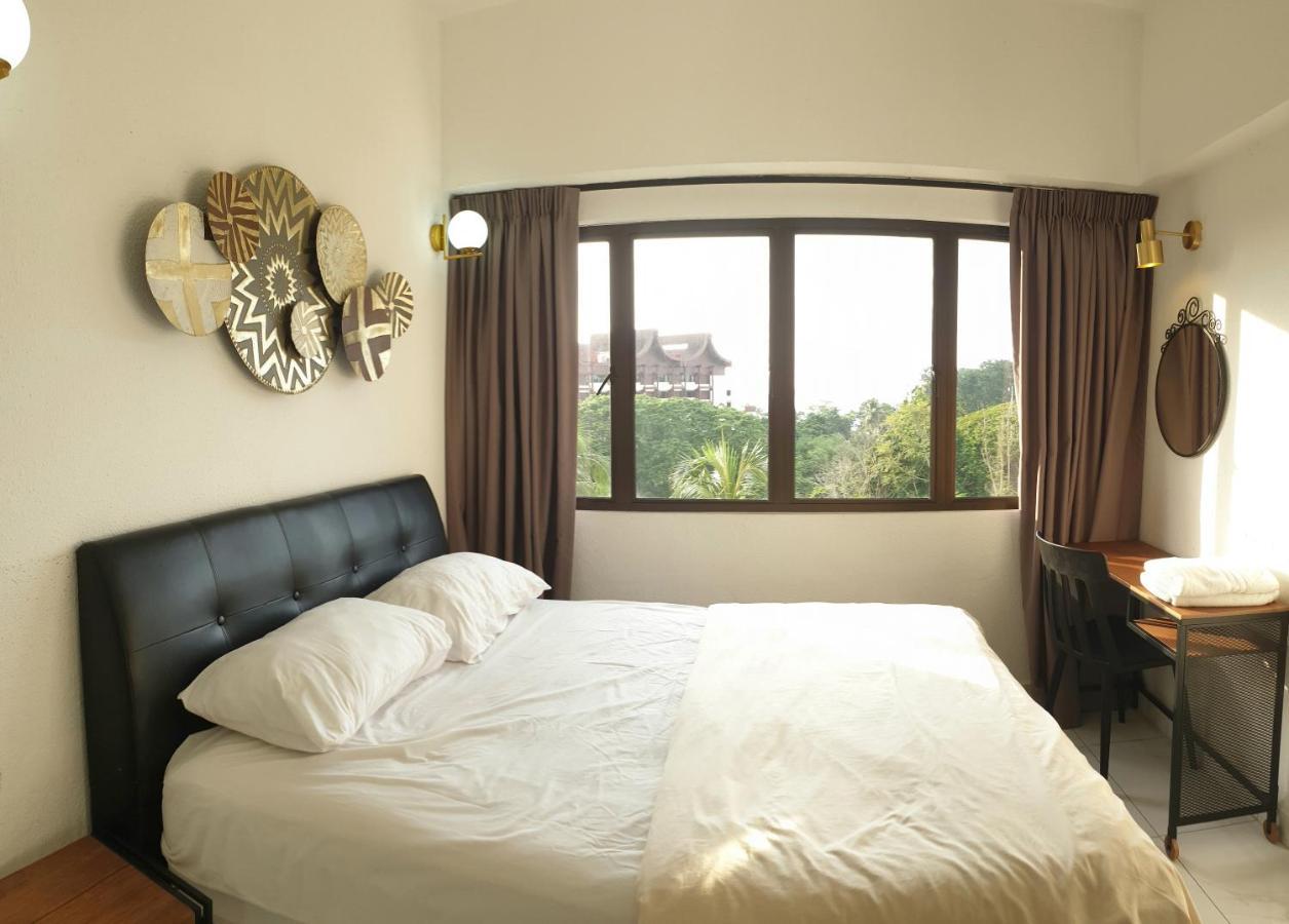 Sri Sayang By Coral Holiday Resort Бату Феринги Екстериор снимка