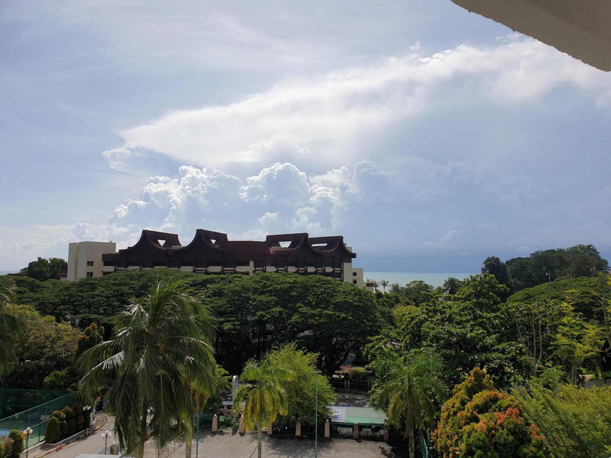Sri Sayang By Coral Holiday Resort Бату Феринги Екстериор снимка