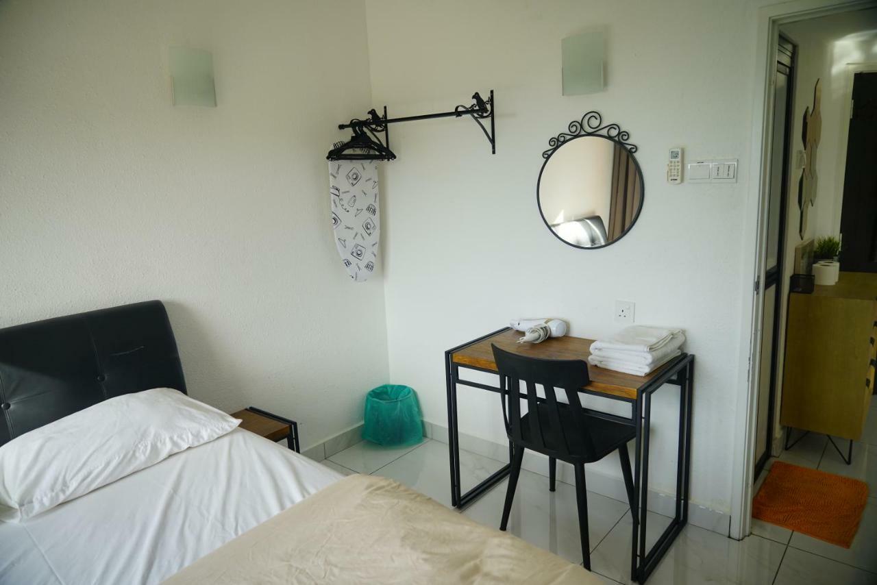 Sri Sayang By Coral Holiday Resort Бату Феринги Екстериор снимка