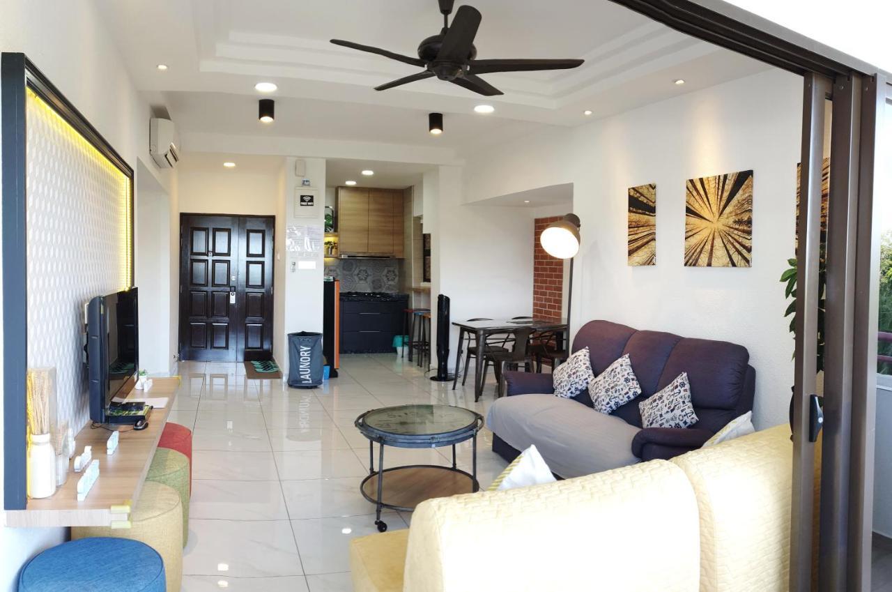 Sri Sayang By Coral Holiday Resort Бату Феринги Екстериор снимка